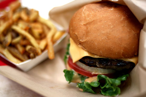 Burger in Tokyo. 2009 photograph by Christian Kadluba of Vienna.